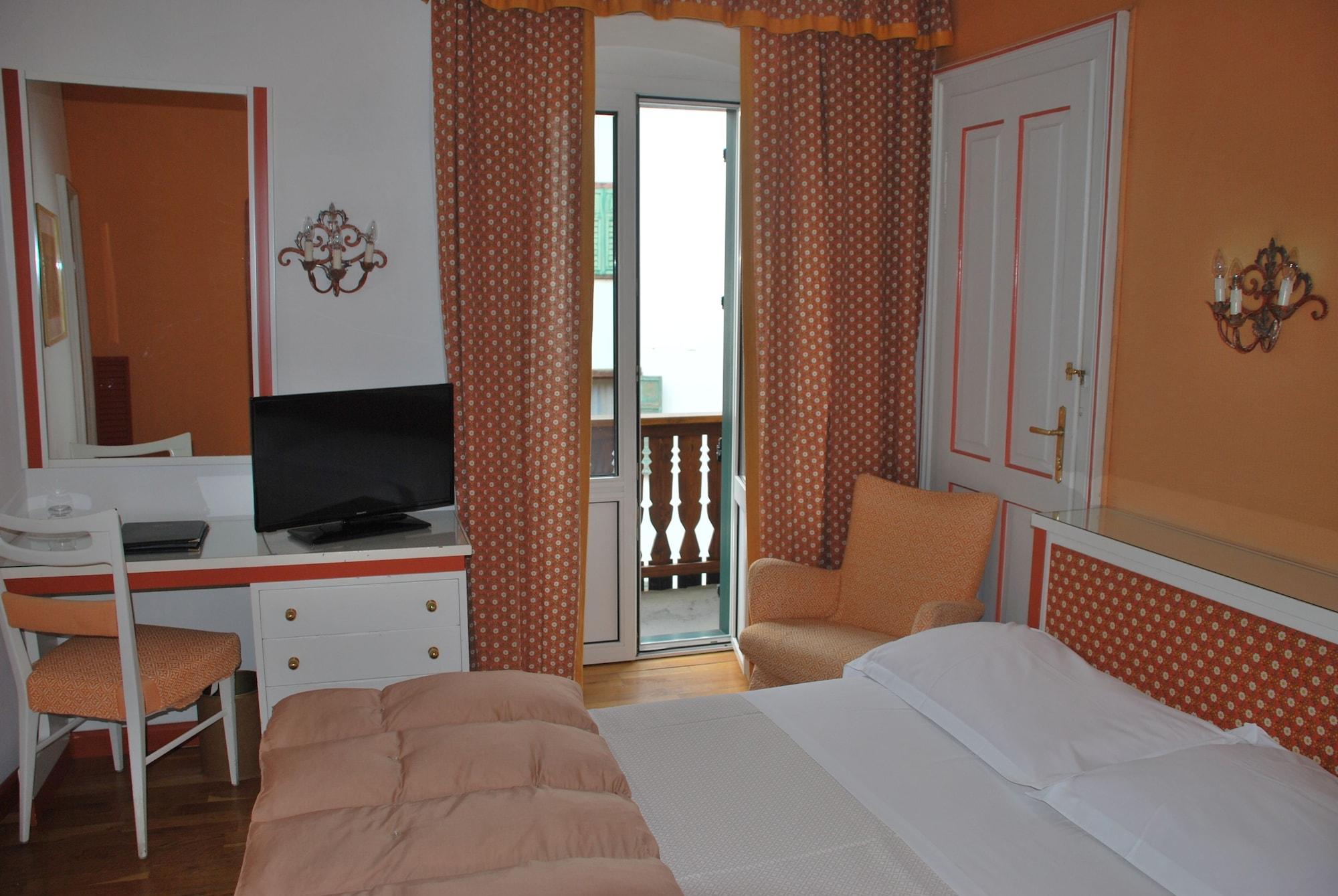 Hotel De La Poste Cortina dʼAmpezzo Esterno foto