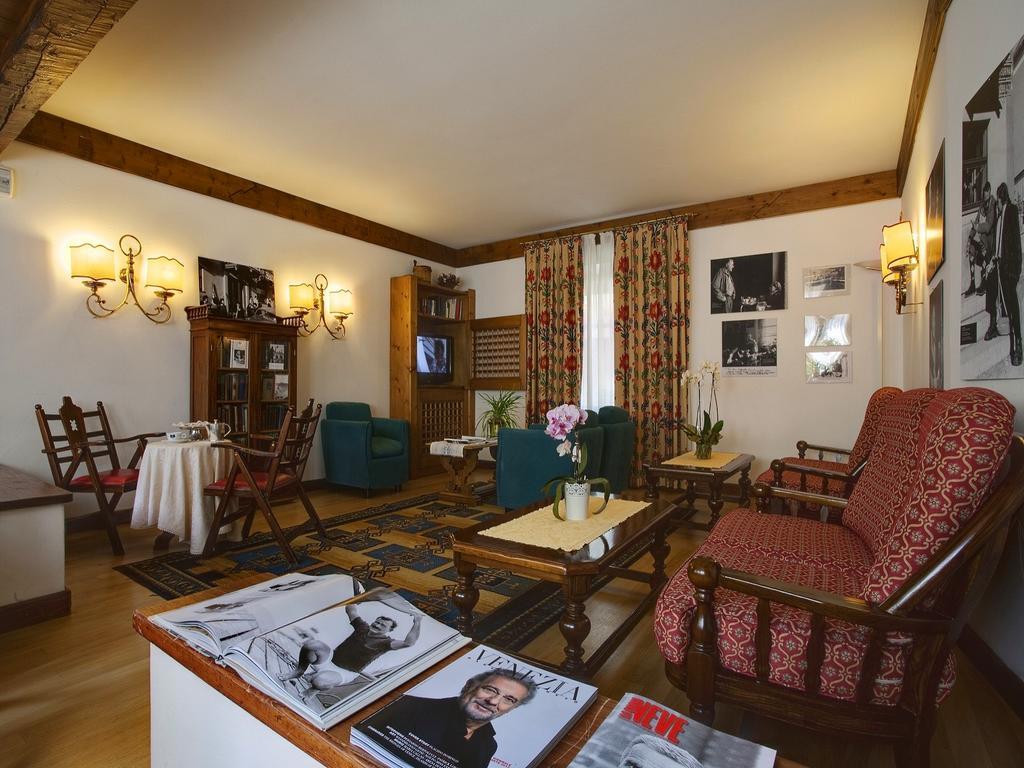 Hotel De La Poste Cortina dʼAmpezzo Esterno foto