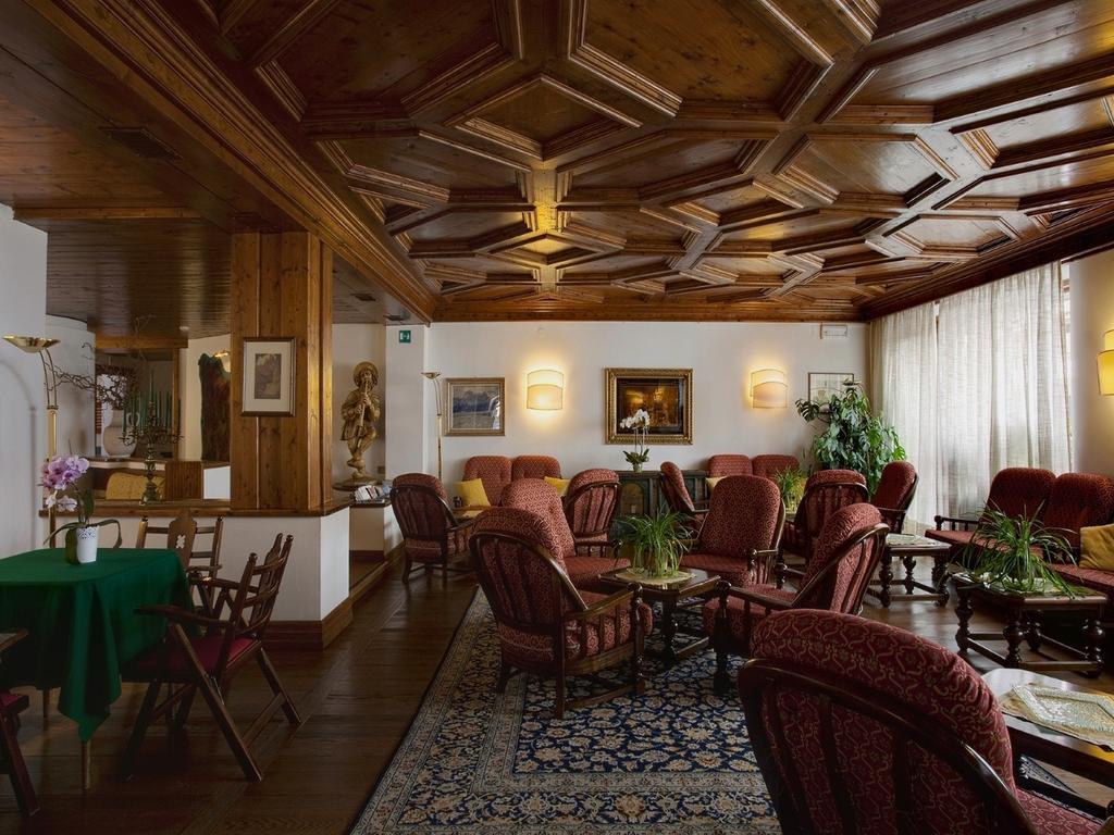 Hotel De La Poste Cortina dʼAmpezzo Esterno foto