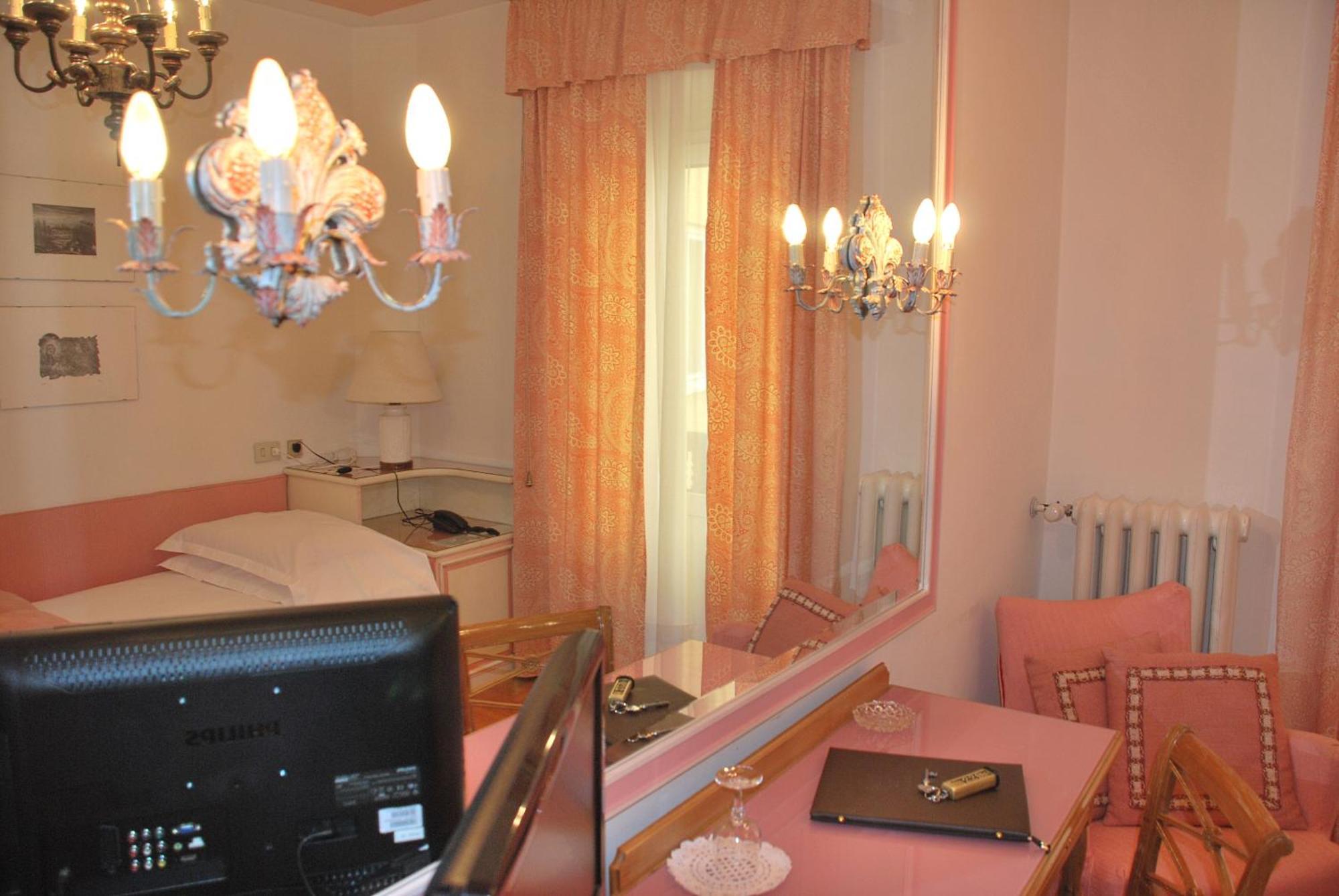 Hotel De La Poste Cortina dʼAmpezzo Esterno foto